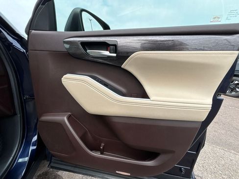Used 2020 Toyota Highlander Limited AWD/4WD image 35