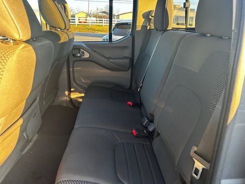 Used 2017 Nissan Frontier Desert Runner image 13