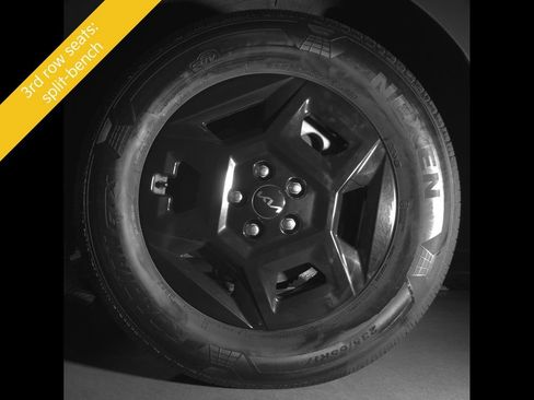 Certified 2025 Kia Carnival FWD image 14