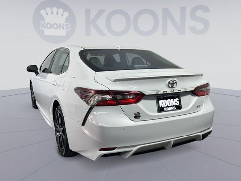 Used 2023 Toyota Camry SE image 4