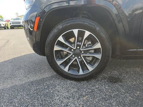 Used 2022 Jeep Grand Cherokee Overland w/ Luxury Tech Group IV image 10