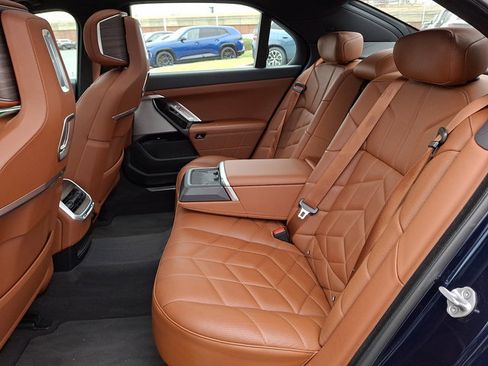 Certified 2023 BMW 760i xDrive image 11