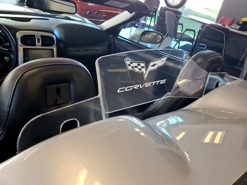 Used 2005 Chevrolet Corvette Convertible w/ Preferred Equipment Group image 17
