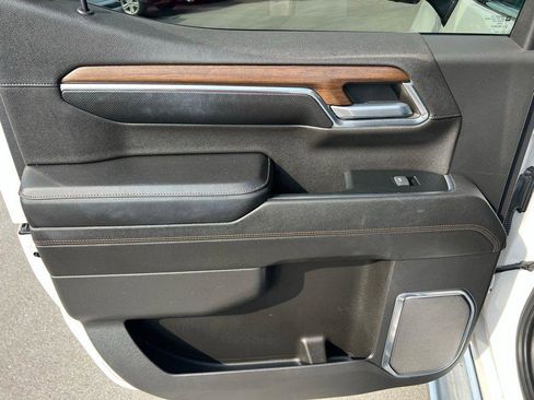 Used 2023 Chevrolet Silverado 1500 High Country w/ Technology Package image 19