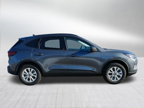 Used 2025 Ford Escape Active w/ Active Premium Tech Pack AWD/4WD image 8
