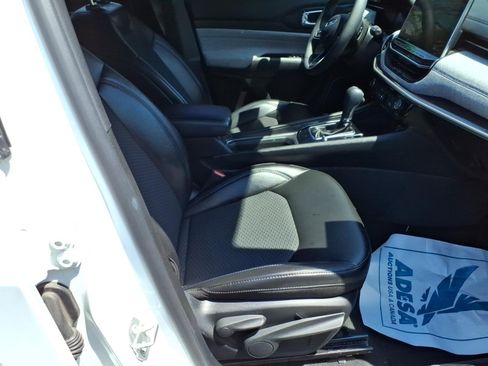 Used 2023 Jeep Compass Latitude w/ Convenience Group AWD/4WD image 7