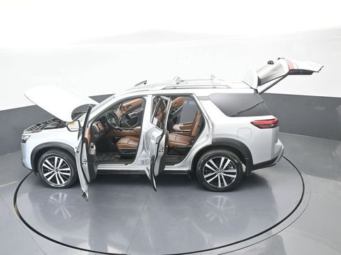 Used 2023 Nissan Pathfinder Platinum image 85