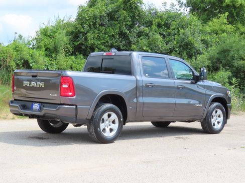 Certified 2025 RAM 1500 Big Horn AWD/4WD image 3