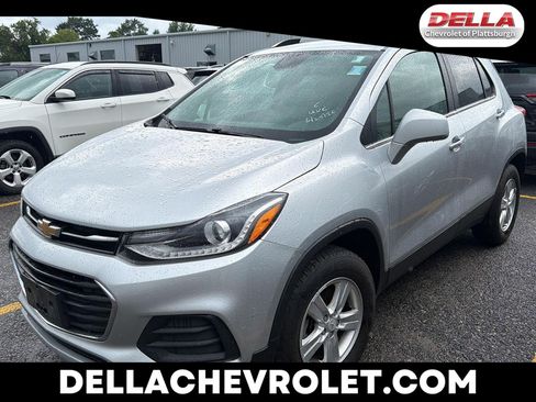 Used 2019 Chevrolet Trax LT w/ LT Convenience Package AWD/4WD image 1