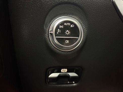 Used 2023 Mercedes-Benz C 300 4MATIC Sedan image 24
