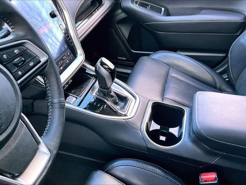 Used 2024 Subaru Legacy Limited image 16
