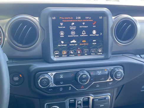 Used 2023 Jeep Gladiator Overland AWD/4WD image 28
