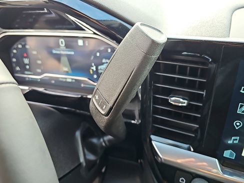 Used 2023 Chevrolet Silverado 1500 LT image 14