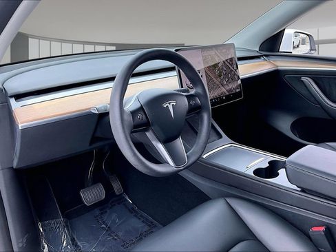 Used 2023 Tesla Model Y Long Range AWD/4WD image 15