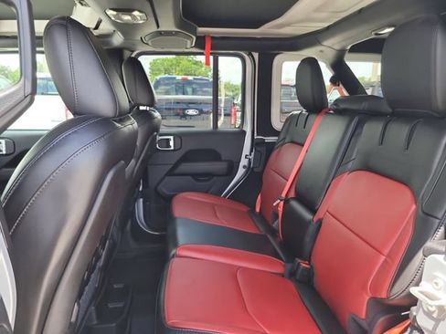 Used 2023 Jeep Wrangler Unlimited Rubicon 4xe AWD/4WD image 13