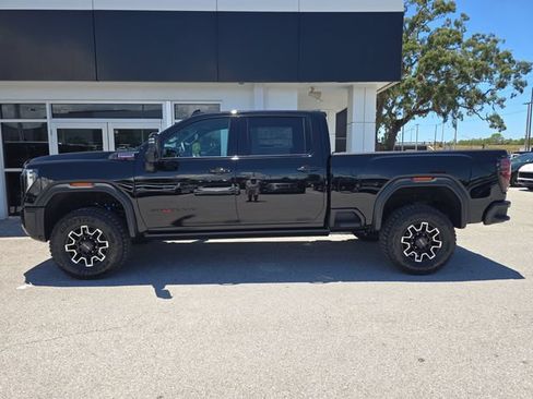 New 2026 GMC Sierra 2500 AT4X w/ LPO, Black Badging Package AWD/4WD image 4