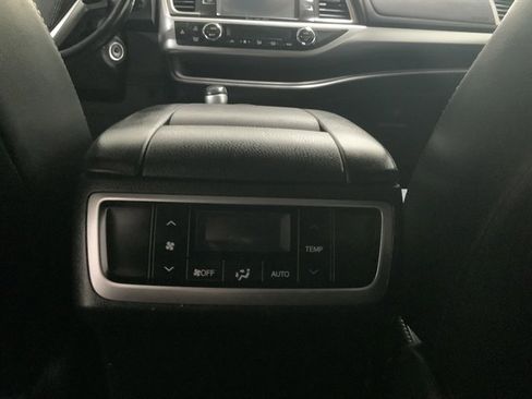 Used 2018 Toyota Highlander Plus image 40
