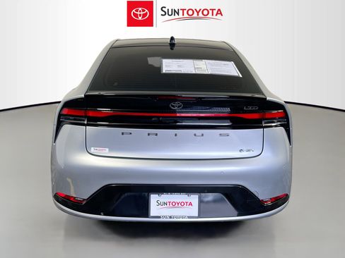 Used 2024 Toyota Prius Limited FWD image 5