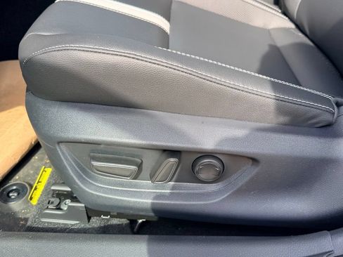Used 2026 Toyota Camry SE FWD image 10