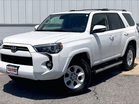 Used 2024 Toyota 4Runner SR5 Premium w/ Moonroof Package AWD/4WD image 2
