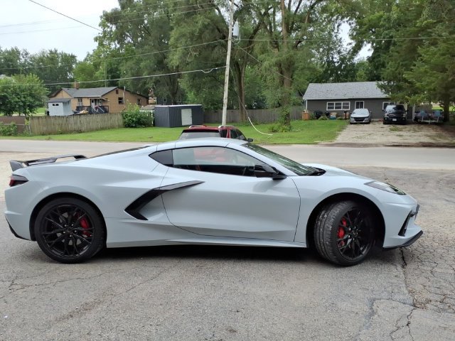 Used 2023 Chevrolet Corvette Stingray Preferred Cpe w/ Z51 Performance Package RWD image 4
