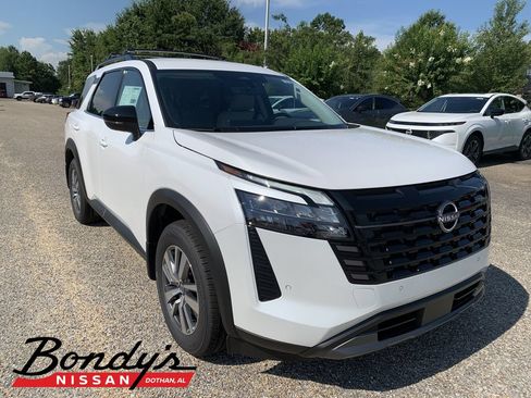 New 2026 Nissan Pathfinder SL w/ SL Premium Package FWD image 1