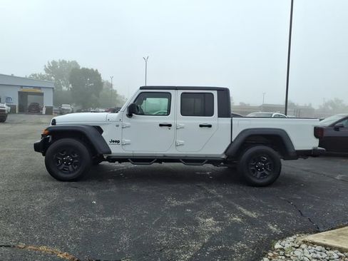 Used 2020 Jeep Gladiator Sport w/ Trailer Tow Package AWD/4WD image 4