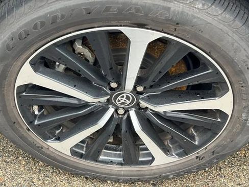 Certified 2022 Toyota Highlander XSE image 14