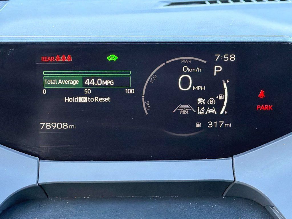 Used 2024 Toyota Prius XLE AWD/4WD image 15