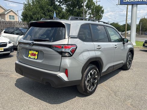 Certified 2025 Subaru Forester Premium AWD/4WD image 5