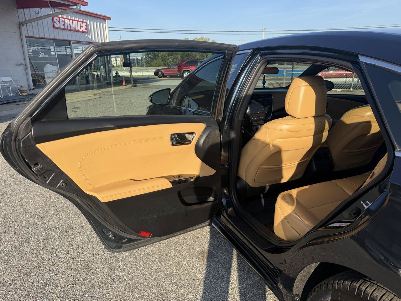 Used 2018 Toyota Avalon XLE FWD image 12
