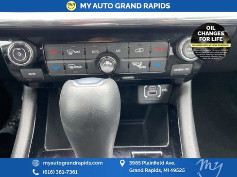 Used 2023 Jeep Compass Limited AWD/4WD image 27