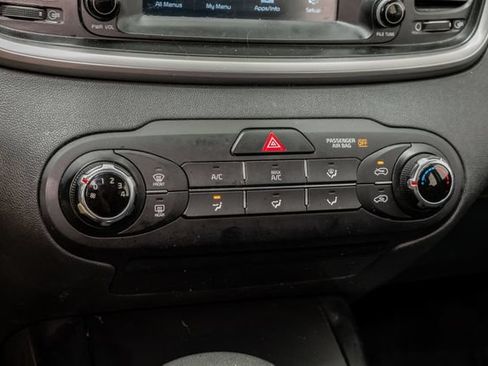 Used 2019 Kia Sorento L FWD image 18