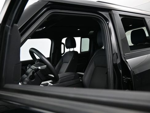 Used 2025 Land Rover Defender 110 S AWD/4WD image 10