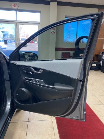 Used 2021 Hyundai Kona Ultimate FWD image 10