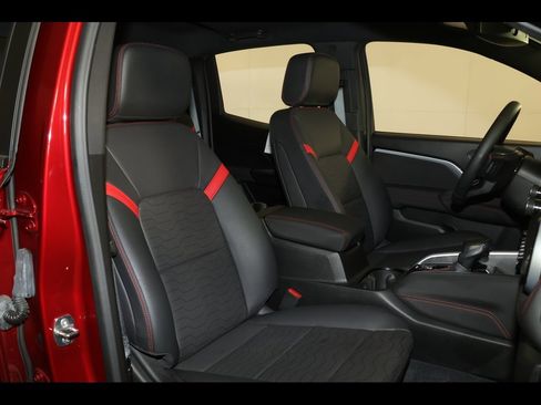 Used 2024 Chevrolet Colorado Z71 w/ Z71 Convenience Package 2 image 34