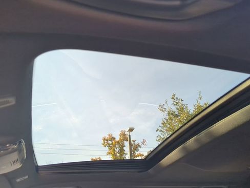 Used 2023 BMW 530i w/ Premium Package image 19