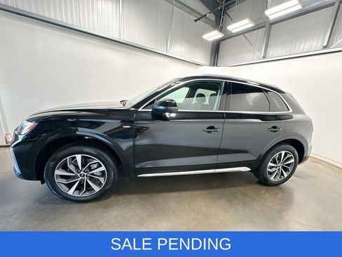 Used 2024 Audi Q5 2.0T Premium w/ Convenience Package AWD/4WD image 2