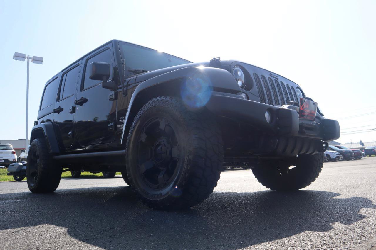 Used 2015 Jeep Wrangler Unlimited Sahara w/ Connectivity Group AWD/4WD image 17
