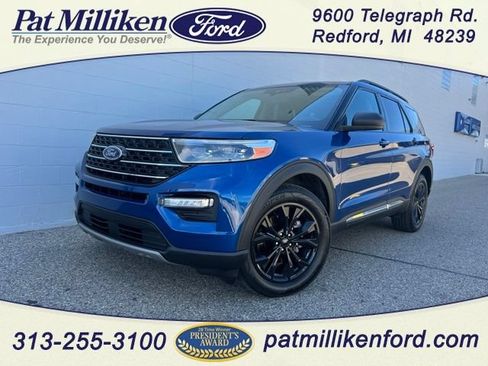 Certified 2022 Ford Explorer XLT w/ Equipment Group 202A AWD/4WD image 1