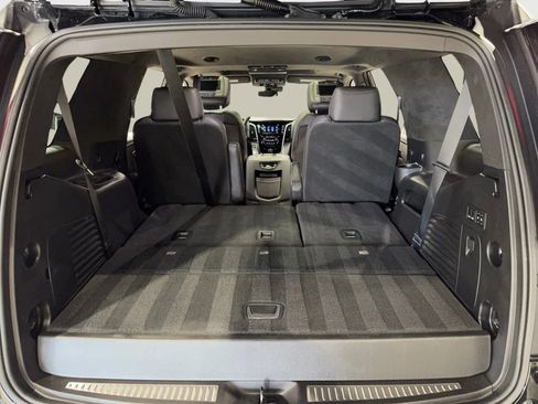 Used 2019 Cadillac Escalade Platinum image 18
