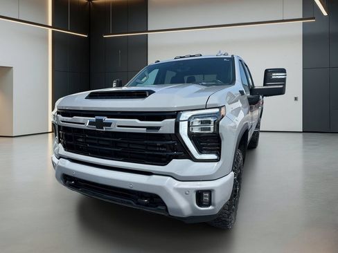 Used 2024 Chevrolet Silverado 2500 LTZ w/ LTZ Plus Package AWD/4WD image 11