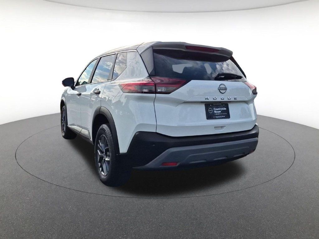 Used 2023 Nissan Rogue S FWD image 7
