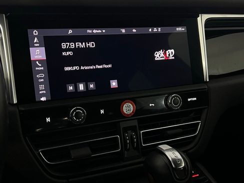 Used 2022 Porsche Macan image 17