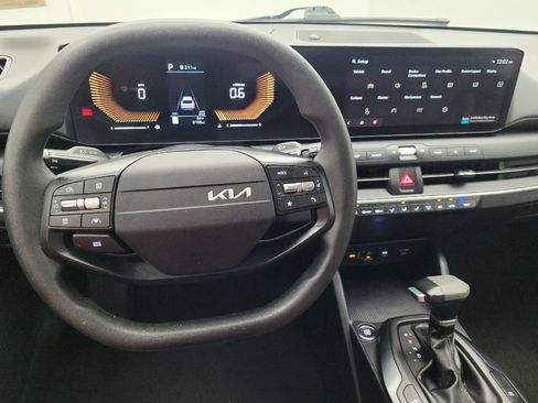 Used 2025 Kia K4 FWD image 22