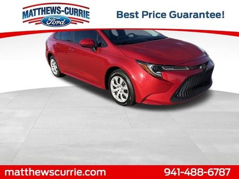 Used 2020 Toyota Corolla LE FWD image 1
