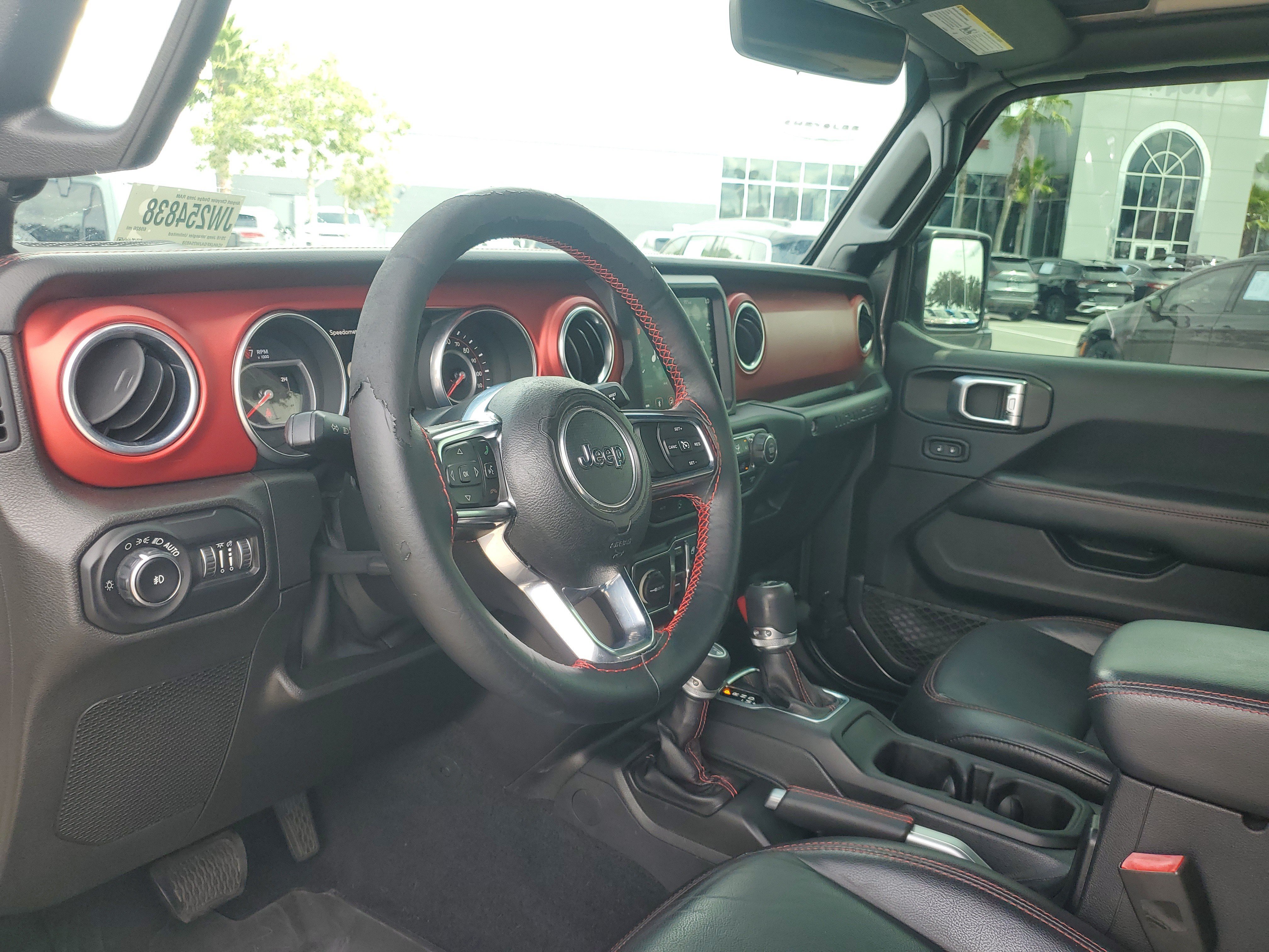 Used 2018 Jeep Wrangler Unlimited Rubicon AWD/4WD image 12