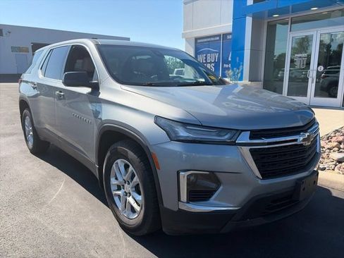 Used 2023 Chevrolet Traverse LS AWD/4WD image 3