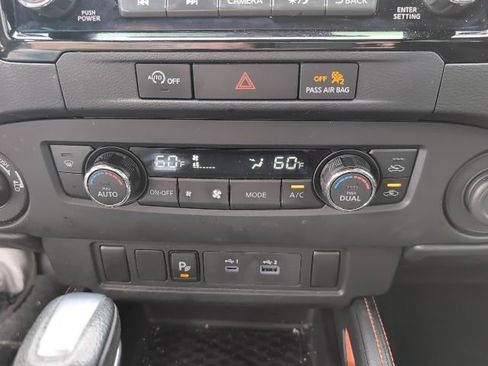 Used 2023 Nissan Frontier PRO-4X w/ Technology Package image 18