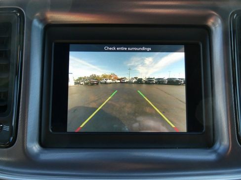 Used 2022 Dodge Challenger SXT image 28